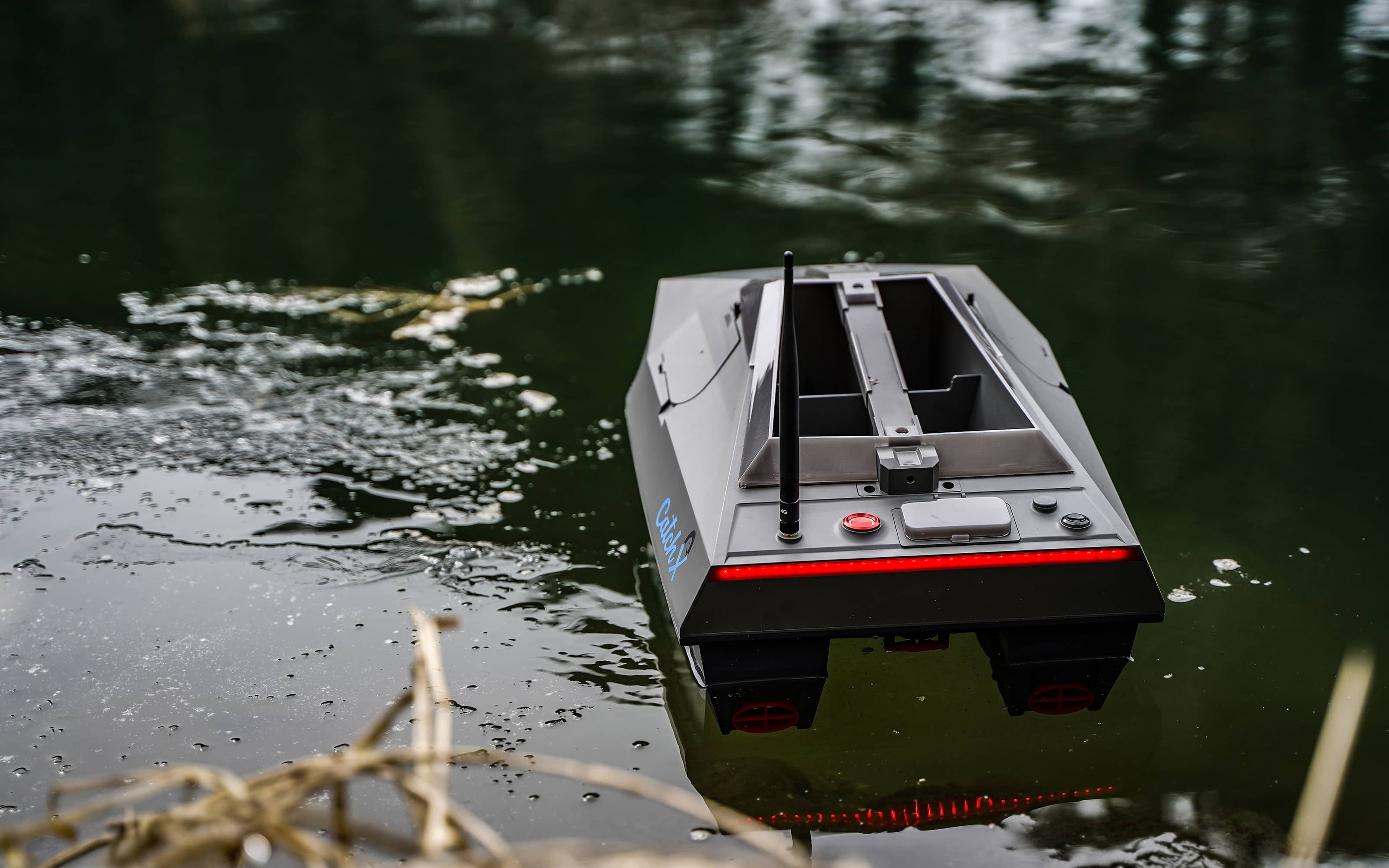 A Look Back at Innovative Features of the First-Generation CatchX Bait Boat  - Rippton