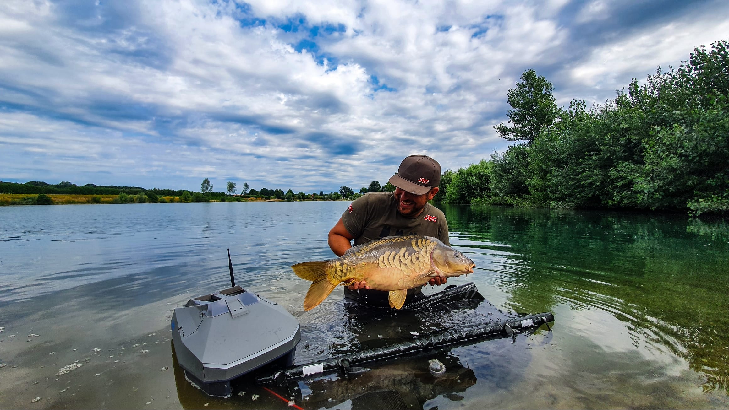 A Look Back at Innovative Features of the First-Generation CatchX Bait Boat  - Rippton