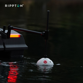 Hydrobat fish detector detecting fish and bottom contour during a fishing trip