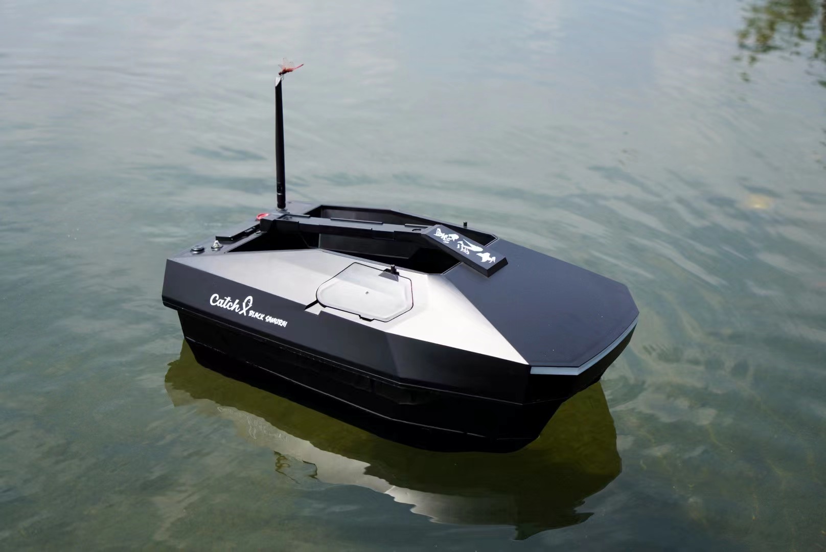 Fishing With a Rippton Bait Boat with GPS Autopilot