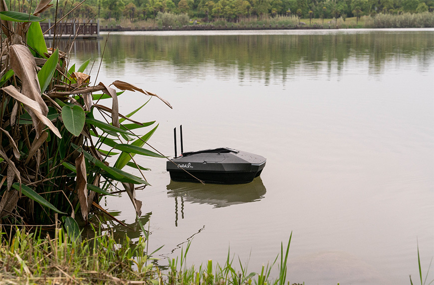 How to Effectively Use Carp Fishing Bait Boats to Fish in a Variety of  Waters? - Rippton