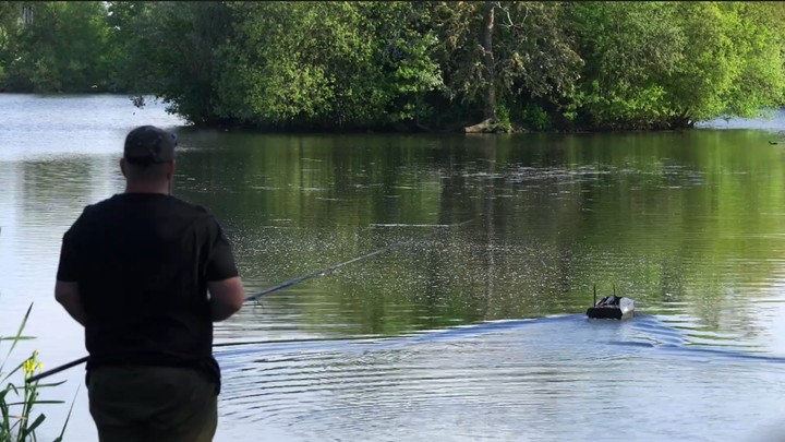 Key features to consider when buying an autopilot bait boat