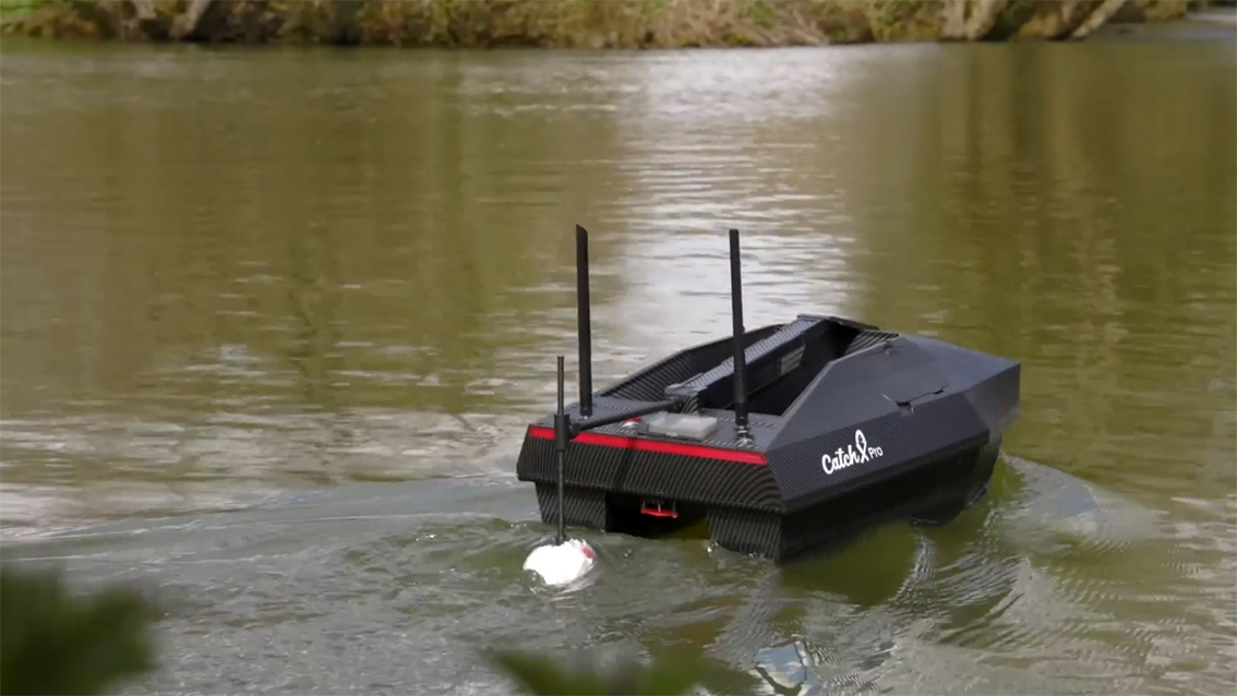CatchX Pro Autopilot Bait Boat: Elevating Your Fishing Experience with Unparalleled Sonar Data Transmission Capability